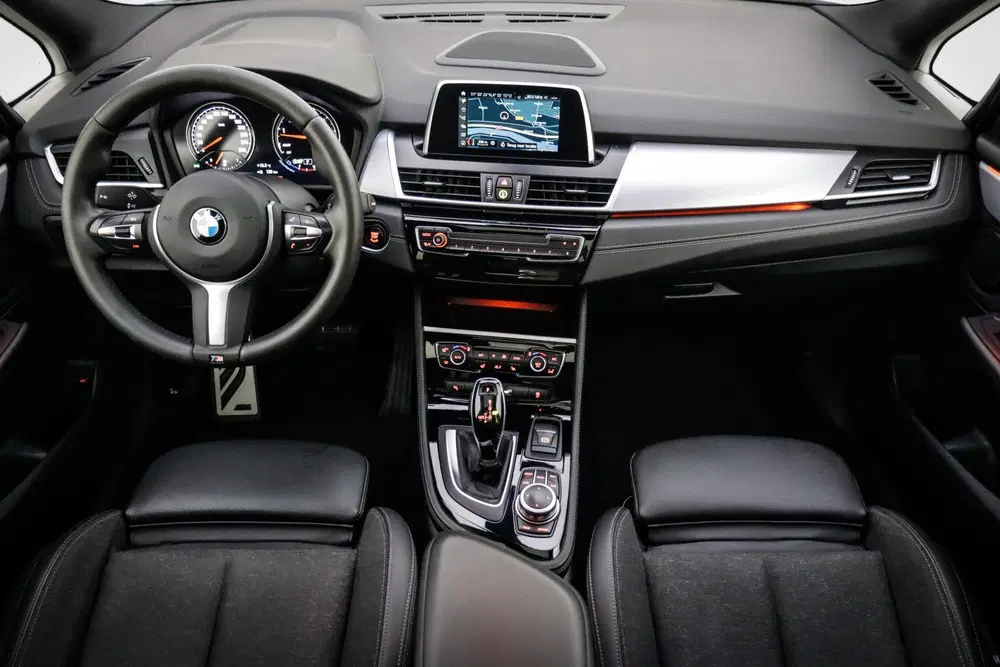 BMW 2-serie 2 Serie Gran Tourer 220iA 7p M-SPORT PANO uit 2019, foto 18