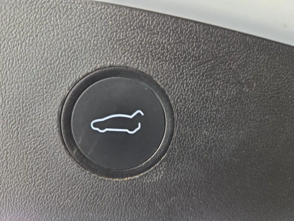 Tesla Model 3 uit 2021, foto 16