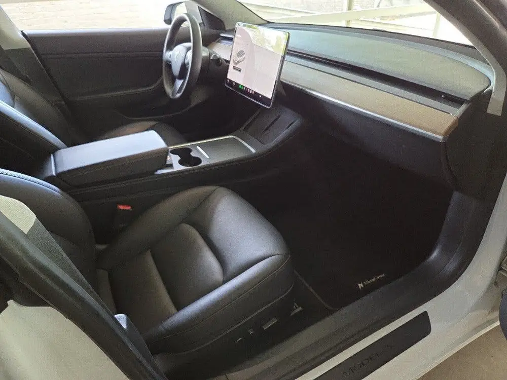 Tesla Model 3 uit 2021, foto 6