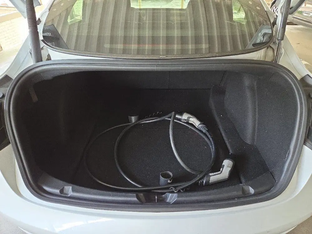 Tesla Model 3 uit 2021, foto 8