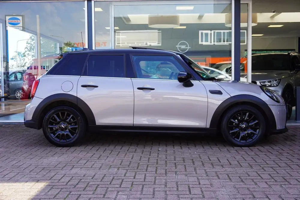 Mini Cooper 5-Deurs 1.5 Cooper Business Edition Automaat | Airco | uit 2022, foto 3