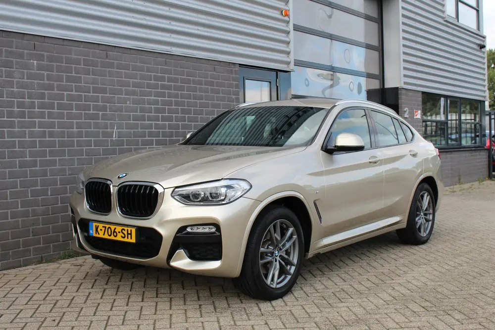 BMW X4 xDrive20i High Executive M Sport uit 2019, foto 4