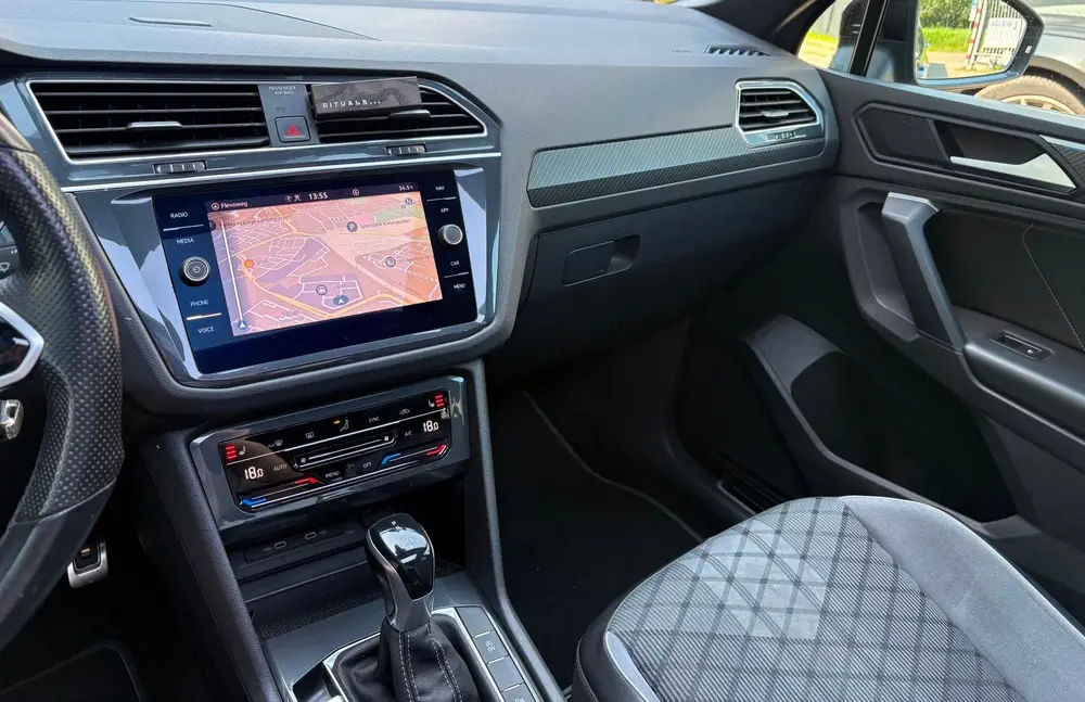 Volkswagen Tiguan 1.5 TSI 3x R-LINE/PANO/CARPLAY/CAMERA uit 2021, foto 13