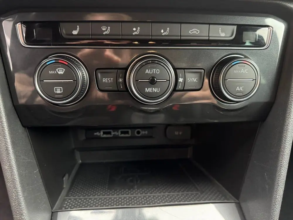 Volkswagen TIGUAN 1.5 TSI LIFE BNS / LPG G3 / NAVI / R-LINE uit 2020, foto 20