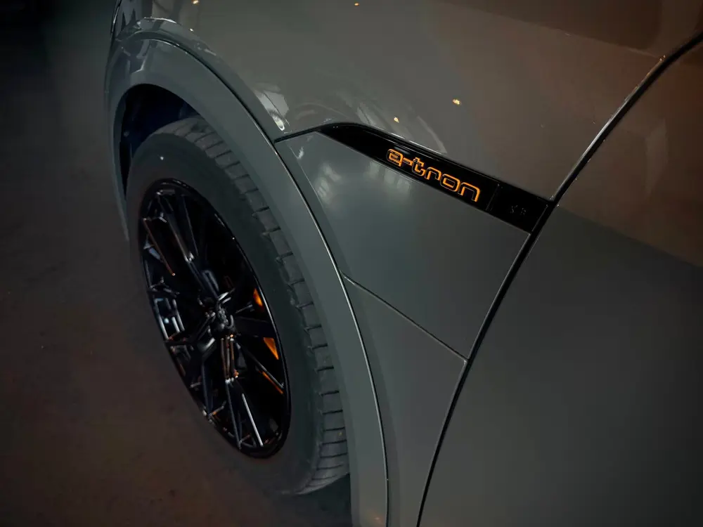 Audi e-tron 55 Black Ed uit 2022, foto 12