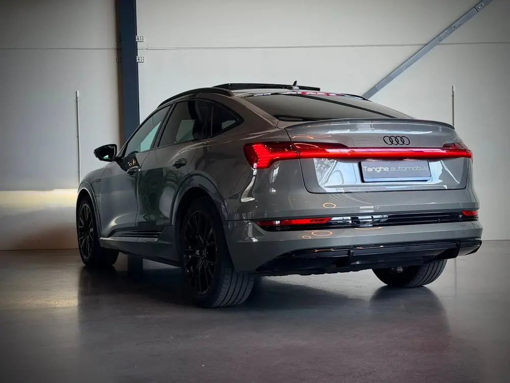 Audi e-tron 55 Black Ed uit 2022, foto 3