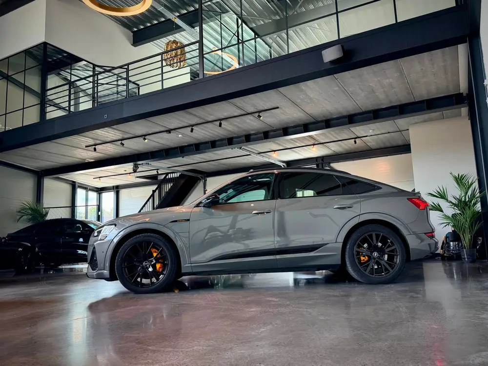 Audi e-tron 55 Black Ed uit 2022, foto 5