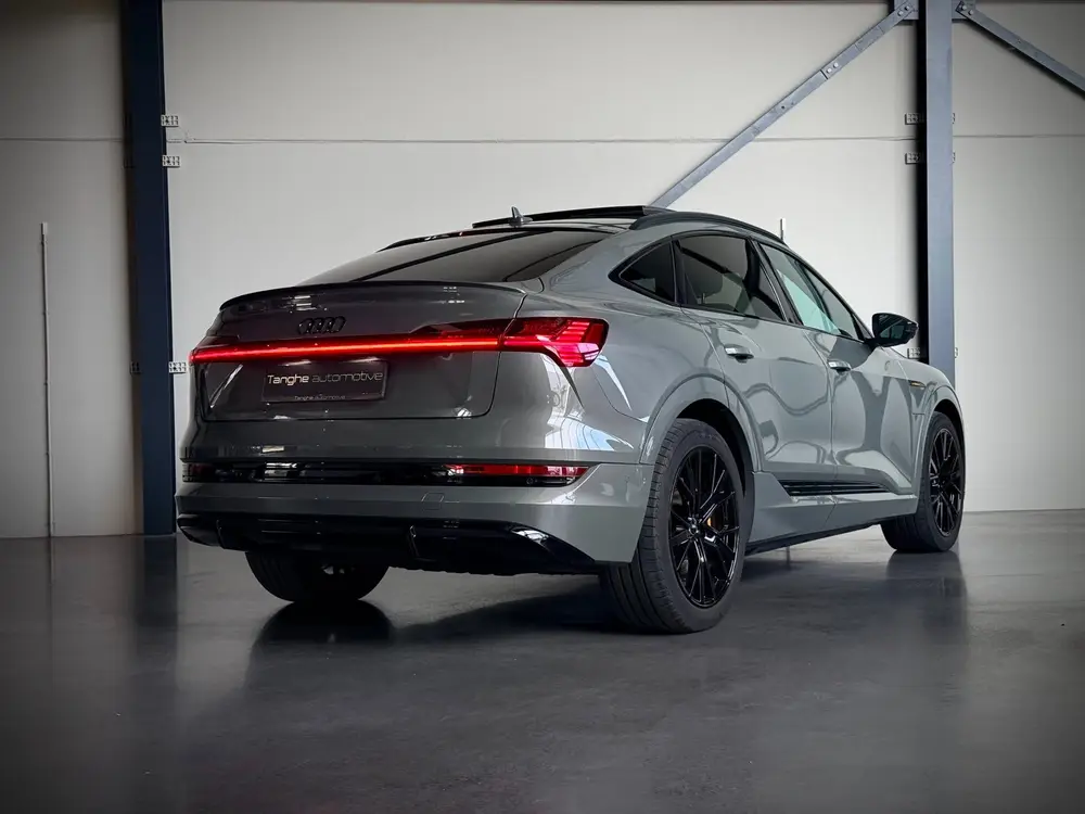 Audi e-tron 55 Black Ed uit 2022, foto 7