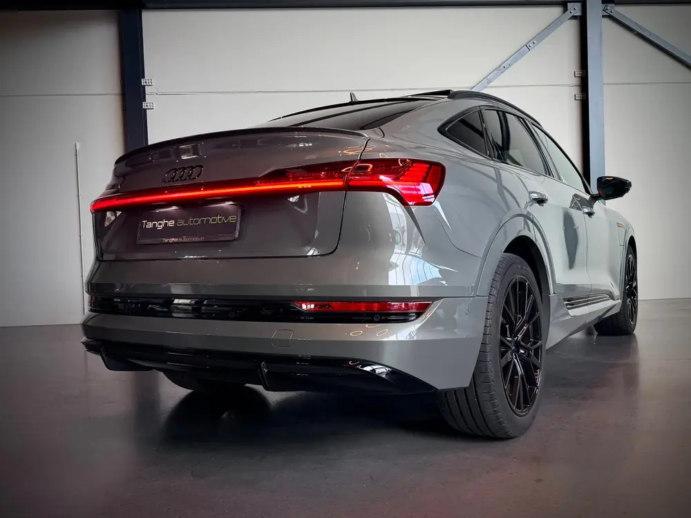 Audi e-tron 55 Black Ed uit 2022, foto 8