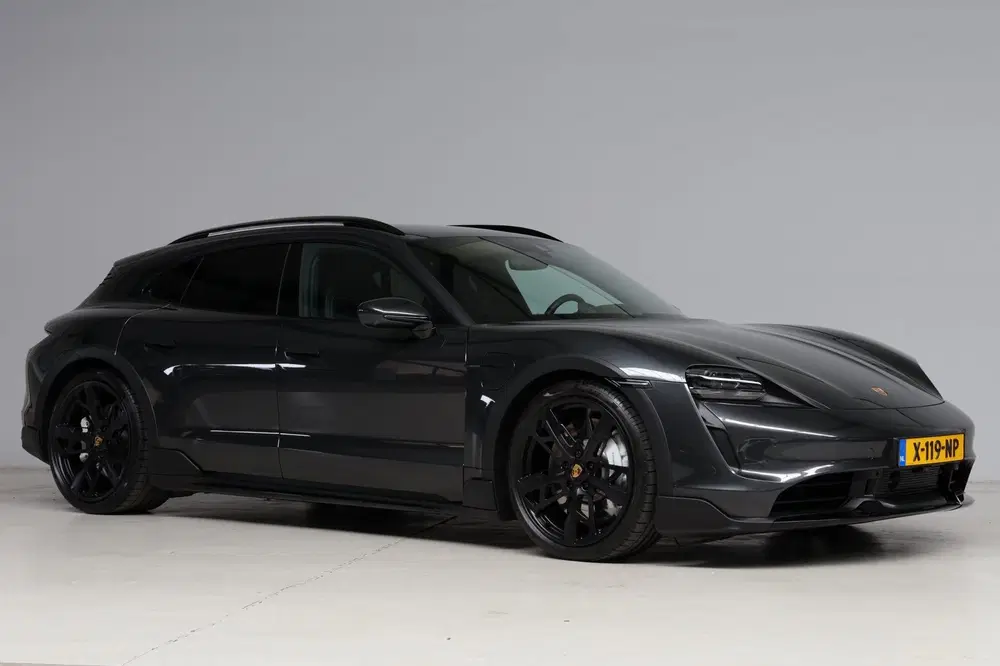 Porsche Taycan Turbo 93 kWh uit 2024, foto 18