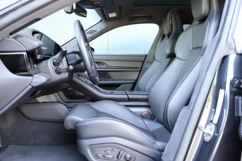 Porsche Taycan Turbo 93 kWh uit 2024, foto 19