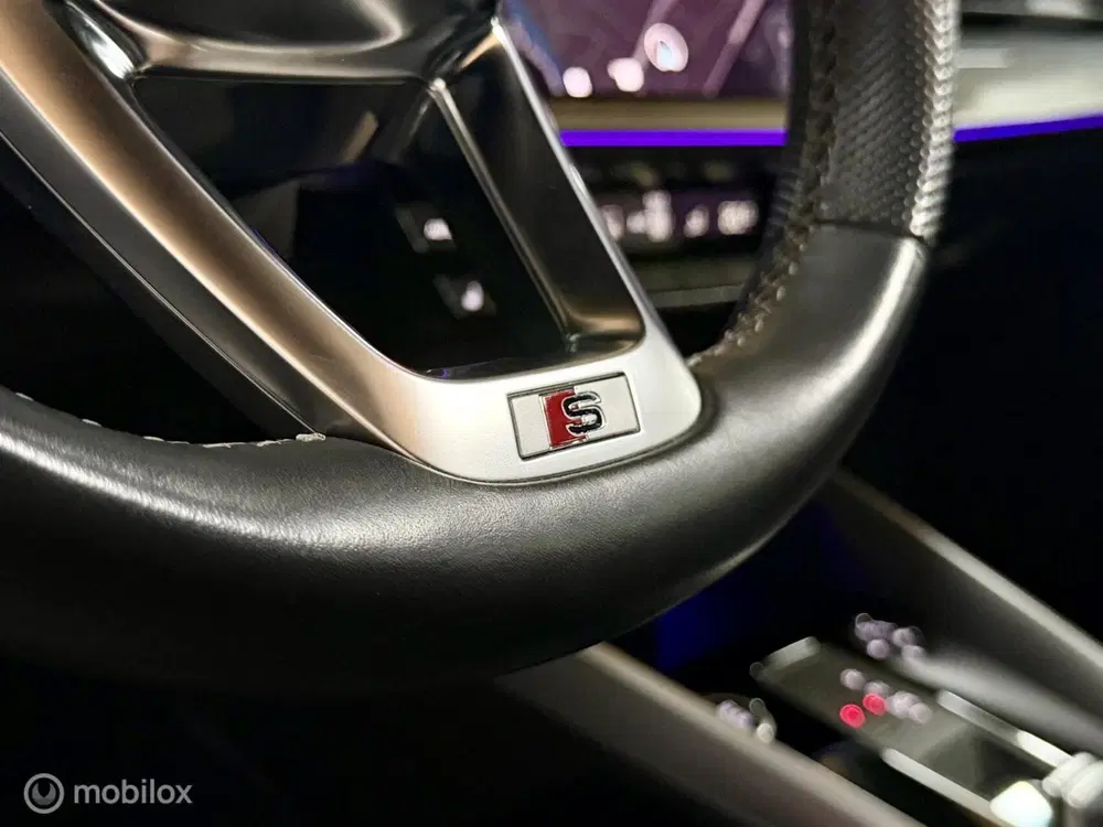 Audi A3 30 TFSI S edition uit 2021, foto 13