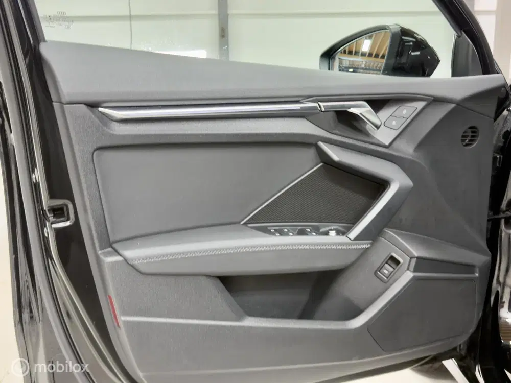 Audi A3 30 TFSI S edition uit 2021, foto 7