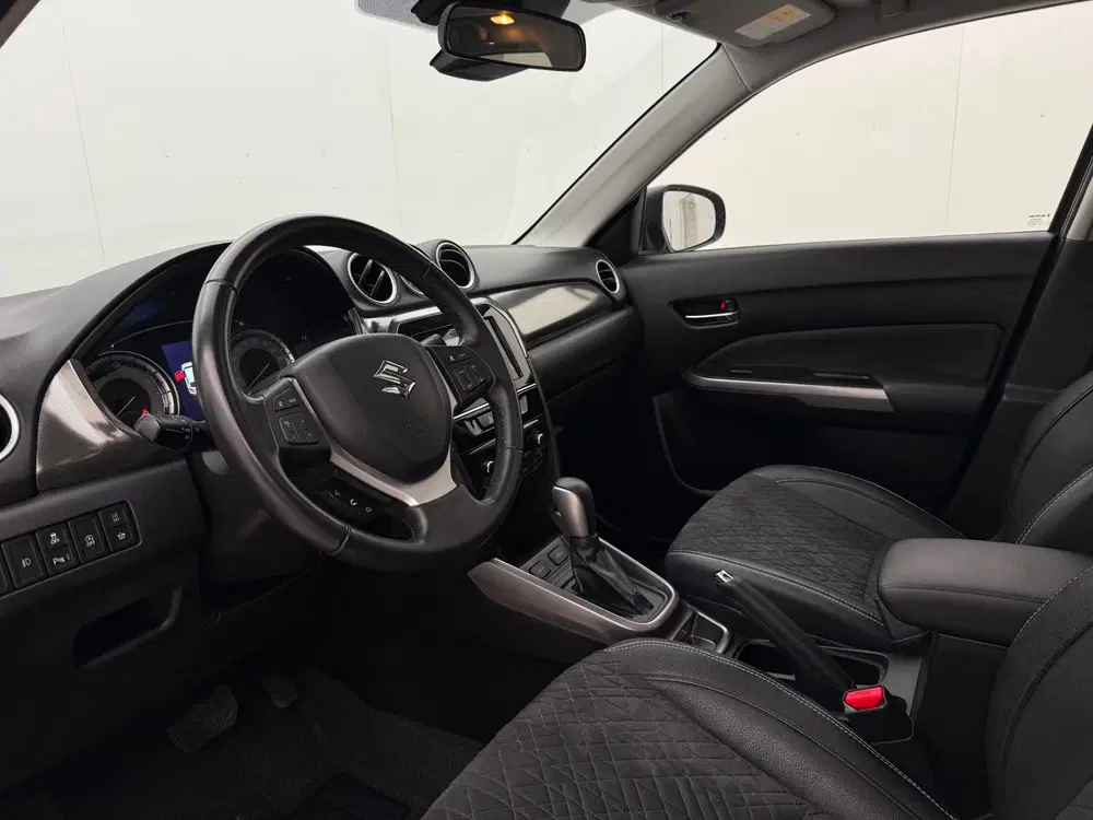 Suzuki Vitara 1.4 Boosterjet Style Smart Hybrid uit 2021, foto 4