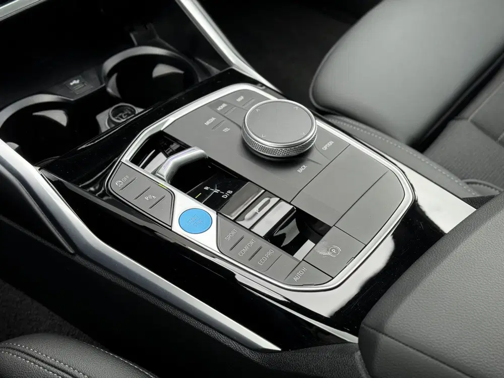 BMW i4 eDrive35 High Executive 70 kWh SPORT LINE uit 2023, foto 12