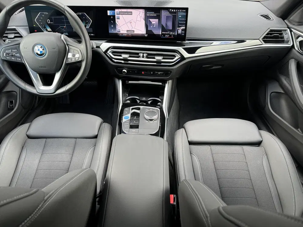 BMW i4 eDrive35 High Executive 70 kWh SPORT LINE uit 2023, foto 17