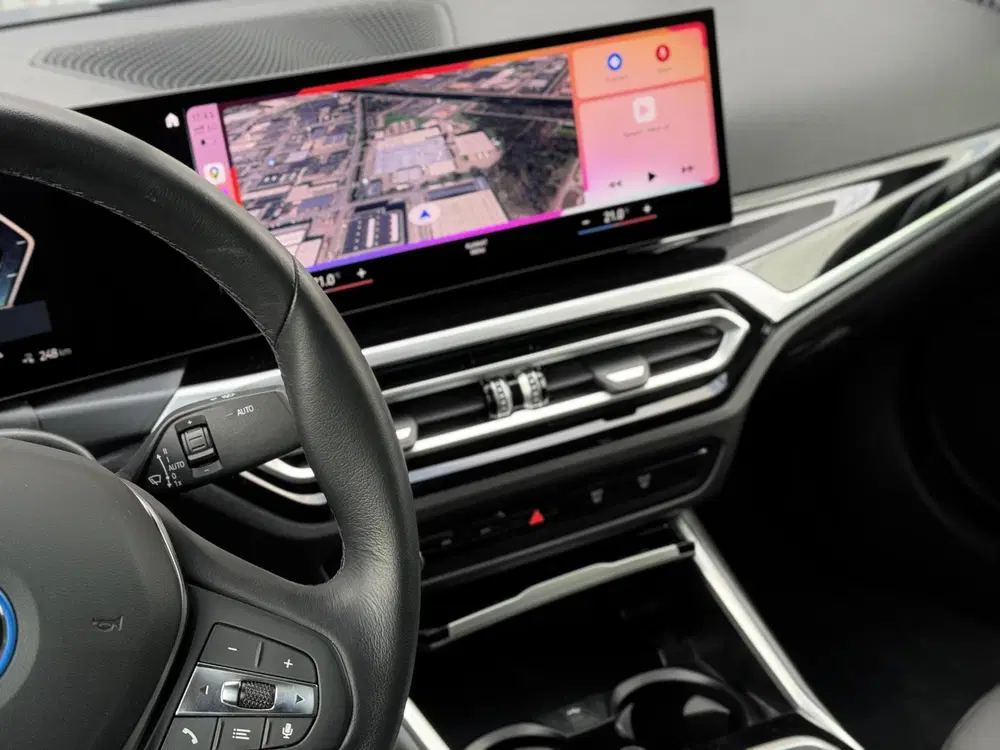 BMW i4 eDrive35 High Executive 70 kWh SPORT LINE uit 2023, foto 19