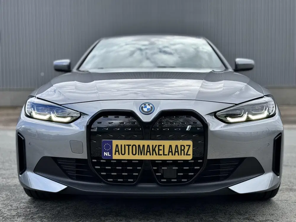 BMW i4 eDrive35 High Executive 70 kWh SPORT LINE uit 2023, foto 2