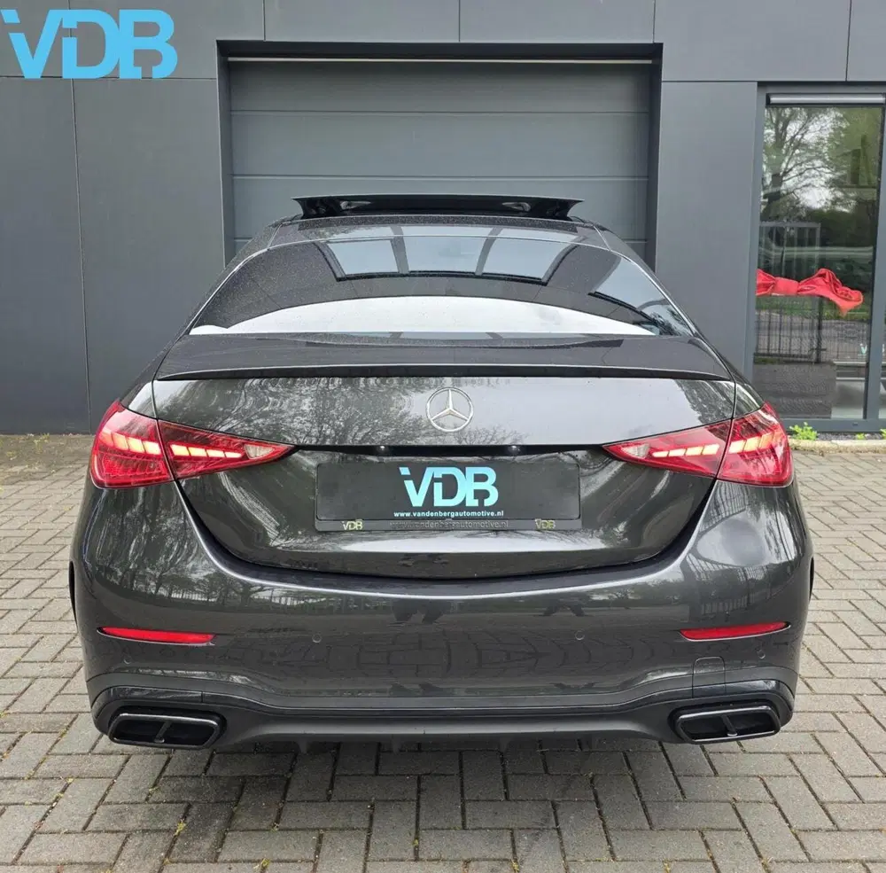 Mercedes-Benz C-Klasse C180 AMG PANO 360 MEMORY BURMESTER VOL uit 2021, foto 10