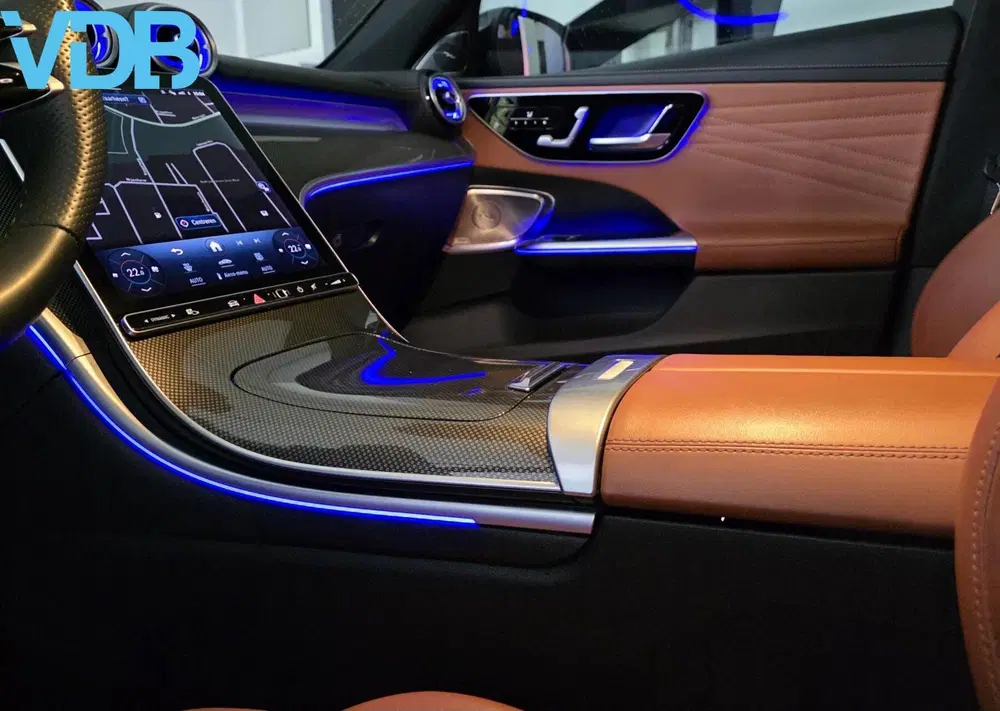 Mercedes-Benz C-Klasse C180 AMG PANO 360 MEMORY BURMESTER VOL uit 2021, foto 19