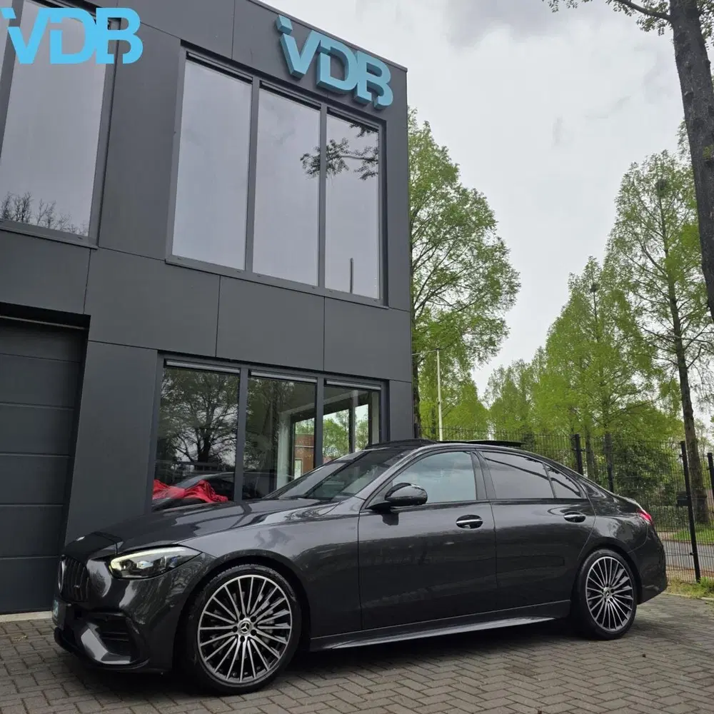 Mercedes-Benz C-Klasse C180 AMG PANO 360 MEMORY BURMESTER VOL uit 2021, foto 2