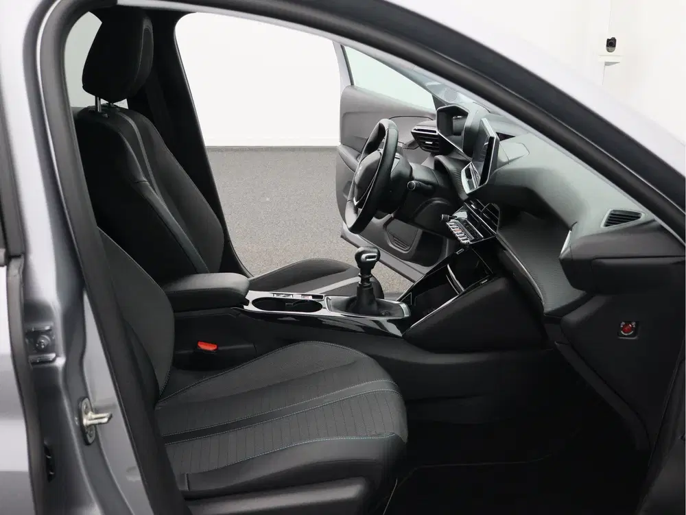 Peugeot 208 1.2 PureTech Allure Pack uit 2021, foto 19