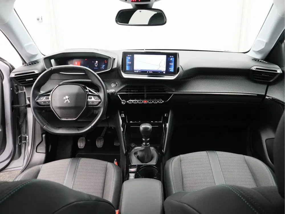 Peugeot 208 1.2 PureTech Allure Pack uit 2021, foto 2