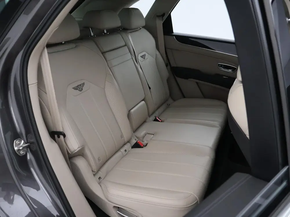 Bentley Bentayga 4.0 V8 550 PK 1e EIGENAAR *30.095 KM* + TOU uit 2022, foto 14