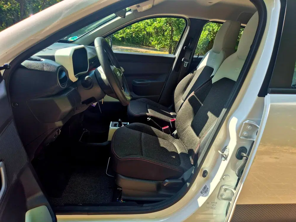 Dacia Spring Expression 45 26.8 kWh uit 2025, foto 8
