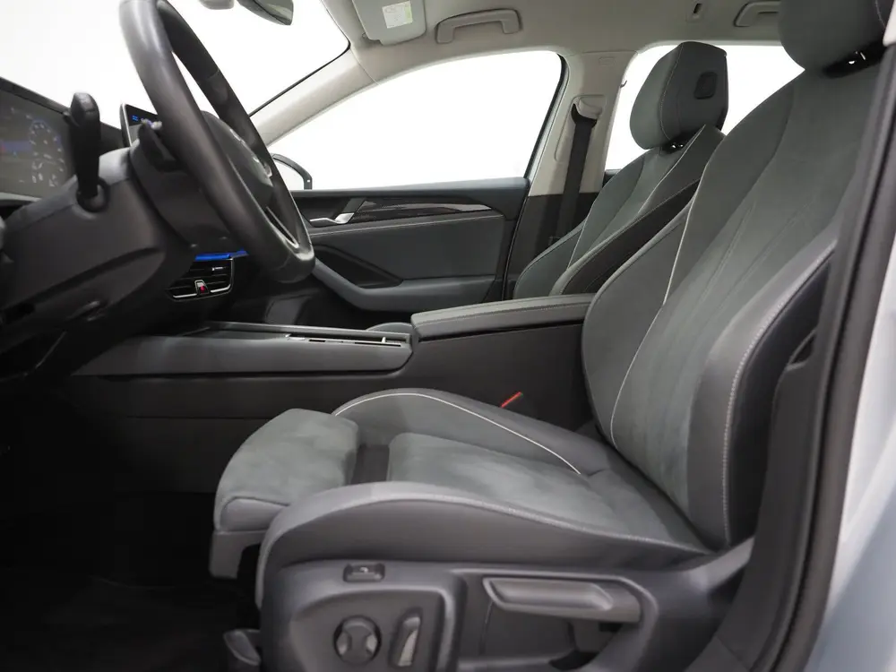Volkswagen Passat Variant 1.5 eHybrid 204PK | Leder/Alcantar uit 2025, foto 17