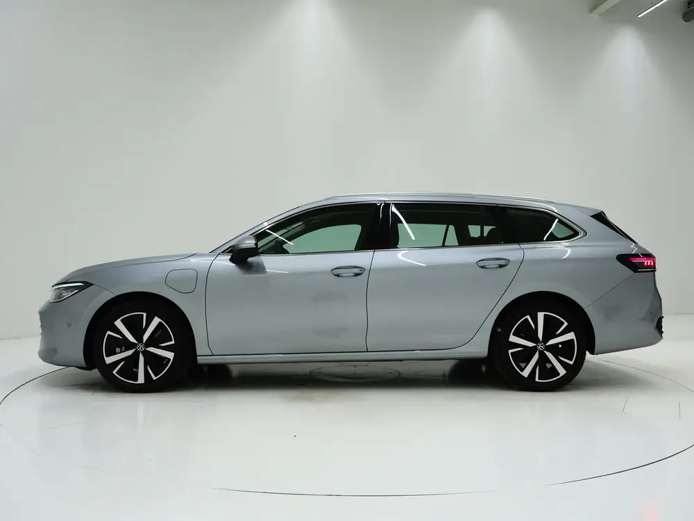 Volkswagen Passat Variant 1.5 eHybrid 204PK | Leder/Alcantar uit 2025, foto 2