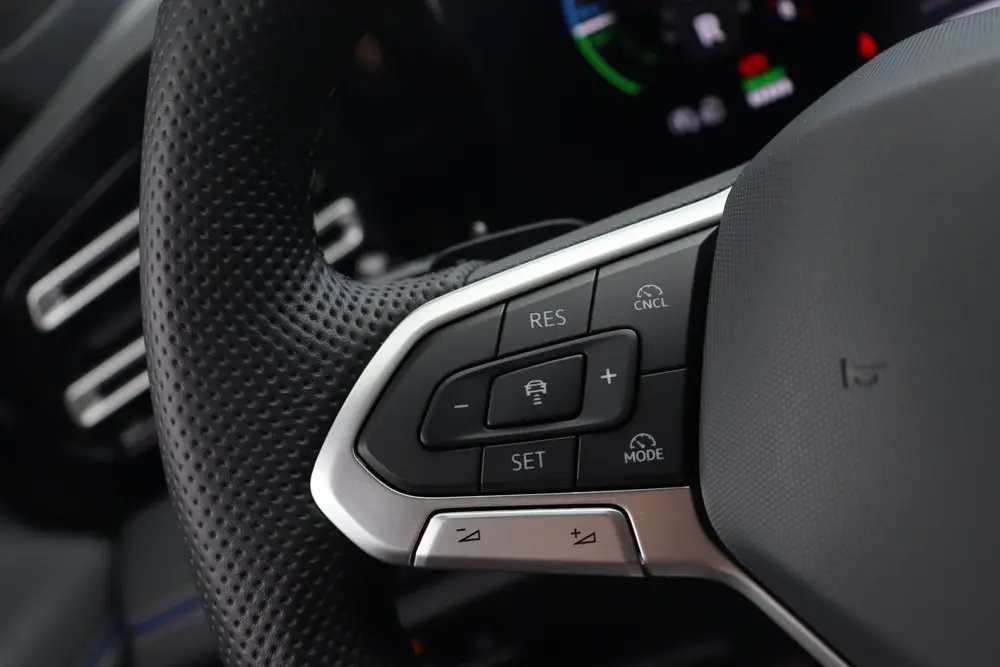 Volkswagen Tiguan 1.5 eHybrid R-Line | Leder | Memory | 360 uit 2025, foto 19