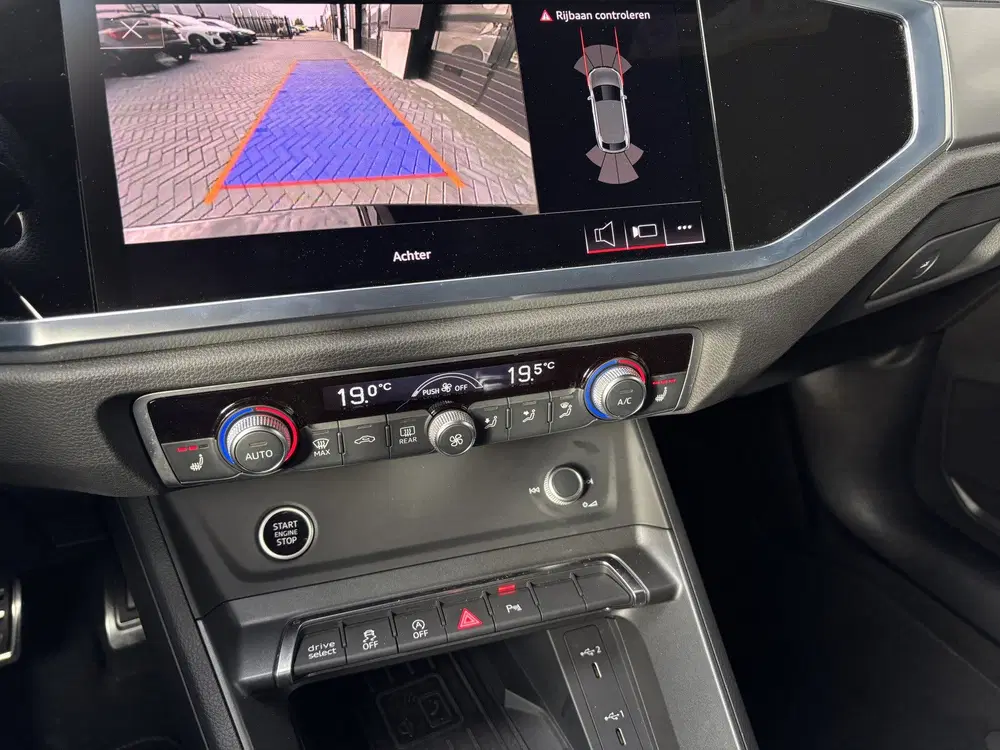 Audi Q3 35 TFSI S-Line Black Pano (bj 2022) uit 2022, foto 12