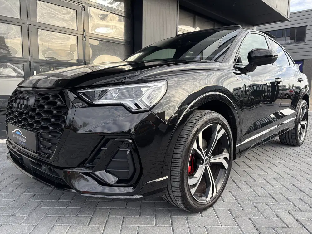 Audi Q3 35 TFSI S-Line Black Pano (bj 2022) uit 2022, foto 4