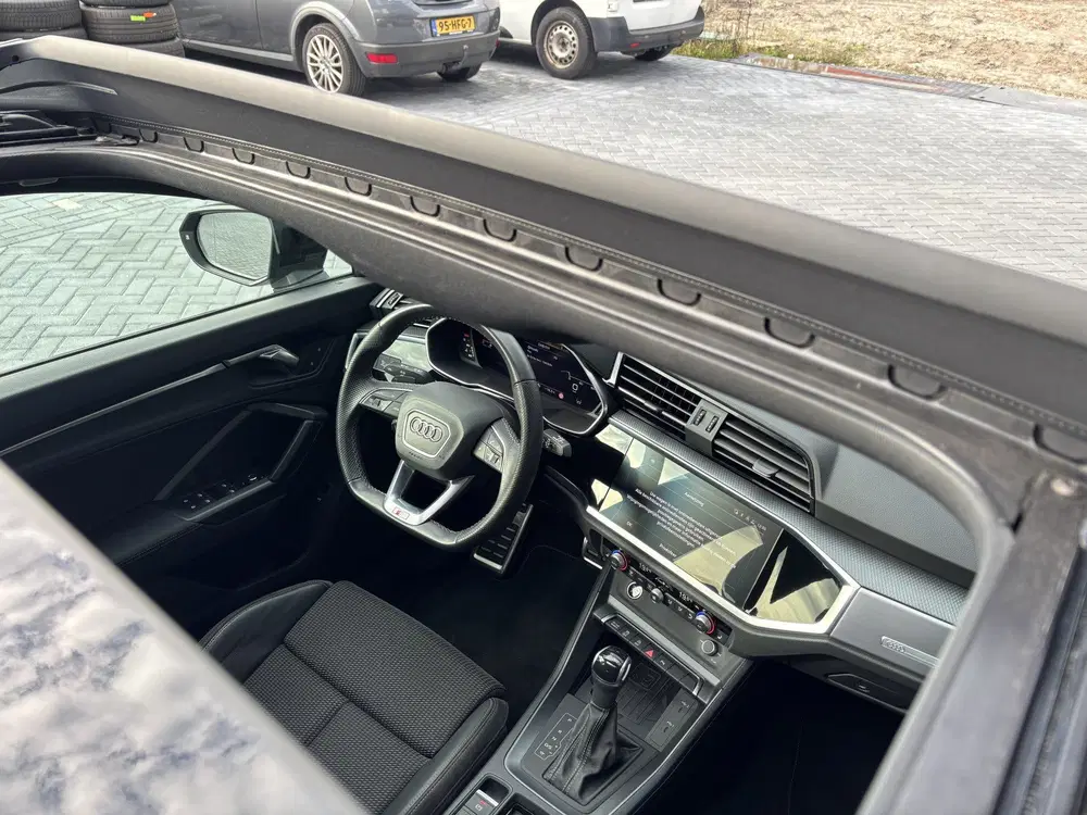 Audi Q3 35 TFSI S-Line Black Pano (bj 2022) uit 2022, foto 7