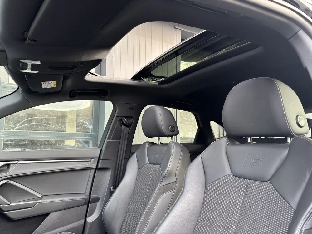 Audi Q3 35 TFSI S-Line Black Pano (bj 2022) uit 2022, foto 8