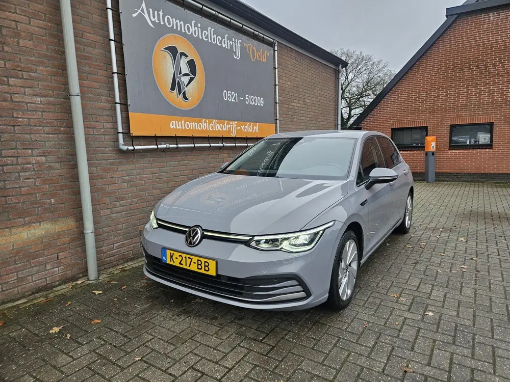 Volkswagen Golf 1.5 eTSI Style (bj 2020, automaat) uit 2020
