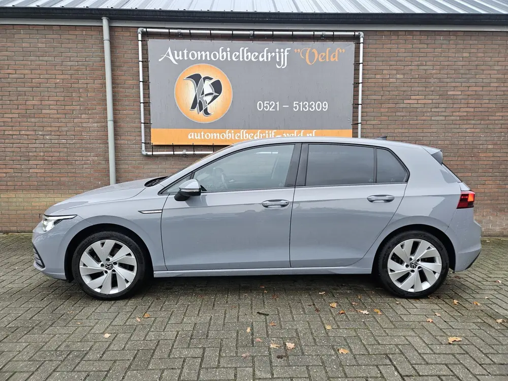 Volkswagen Golf 1.5 eTSI Style (bj 2020, automaat) uit 2020, foto 3