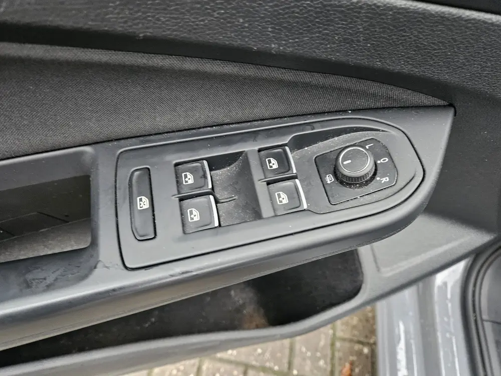 Volkswagen Golf 1.5 eTSI Style (bj 2020, automaat) uit 2020, foto 7
