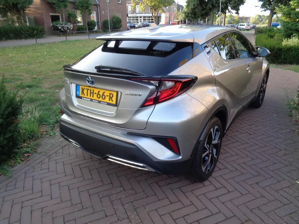 Toyota C-Hr 2.0 Hybrid 184pk CVT Style Team Edition bi uit 2021, foto 6