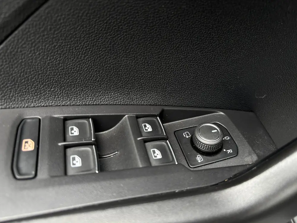 Volkswagen T-Cross 1.0 TSI Style stoelverwarming (bj 2023) uit 2023, foto 12