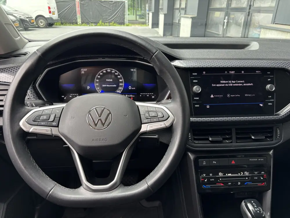 Volkswagen T-Cross 1.0 TSI Style stoelverwarming (bj 2023) uit 2023, foto 5