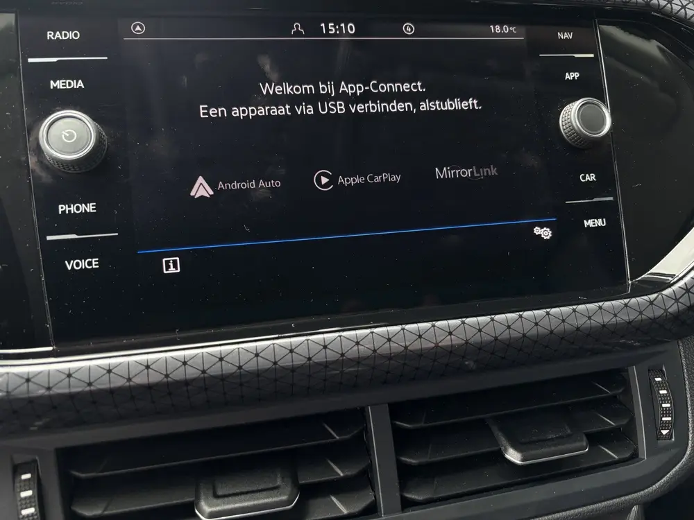 Volkswagen T-Cross 1.0 TSI Style stoelverwarming (bj 2023) uit 2023, foto 9