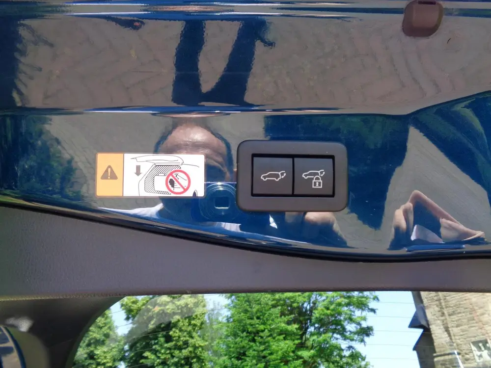 Toyota C-Hr Plug-in Hybrid 220 223pk CVT Dynamic Editi uit 2025, foto 12