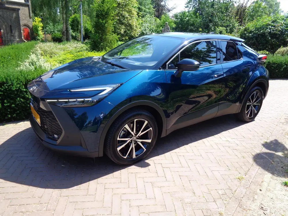 Toyota C-Hr Plug-in Hybrid 220 223pk CVT Dynamic Editi uit 2025, foto 3