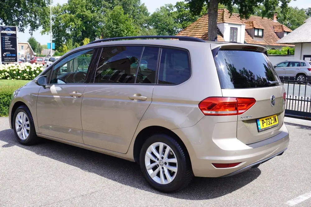 Volkswagen Touran 1.0 TSI Highline Business R 7pers Navi Pdc uit 2019, foto 3