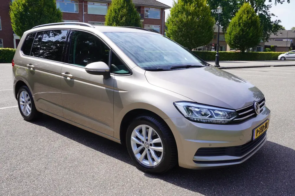Volkswagen Touran 1.0 TSI Highline Business R 7pers Navi Pdc uit 2019, foto 6