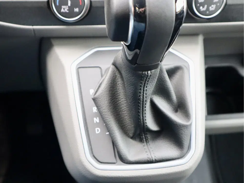 Volkswagen Transporter 2.0 TDI BULLI 150PK DSG LUXE DUBBELE uit 2024, foto 13