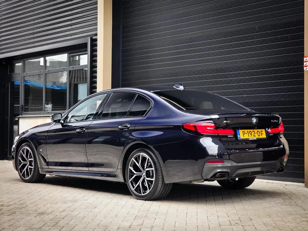 BMW 5-serie 545e xDrive M-Sport uit 2021, foto 11