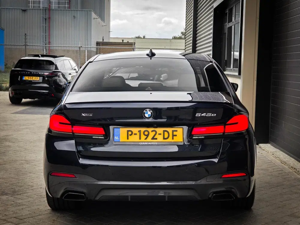 BMW 5-serie 545e xDrive M-Sport uit 2021, foto 12